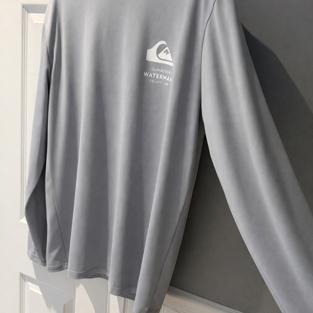 Quiksilver Waterman Light Gray Crewneck Sweater